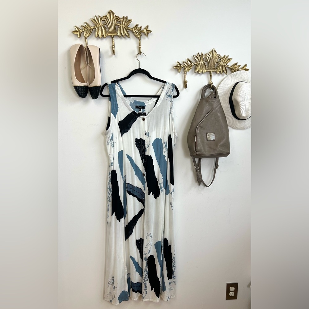Elegant White and Black Maxi Dress